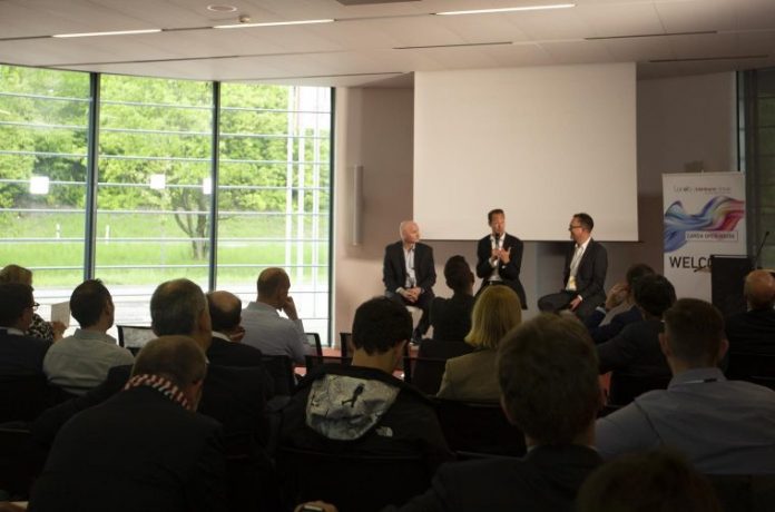 2681_main2-760x502 (L to R) Yishai Amir, CEO Landa; Oliver Bruns; CEO Edelmann Group; Ralf Scholzer, InfoTrends Director – Q&A Moderator