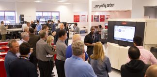 A member of the SCREEN Americas Team gaving a presentation on the complete workflow of the Nilpeter PANORAMA DP3+ offering.