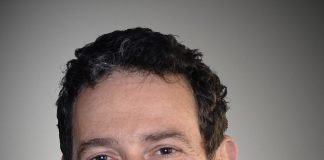 Isidore Leiser is CEO of Stratus Packaging, one of the leading European label converters using both conventional and digital technologies to transform the label industry