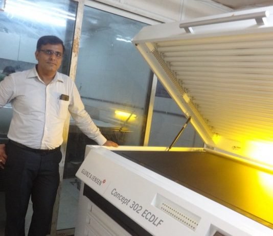 Quality Prepress director Darshan Pandya with the new Glunz & Jensen exposure unit Photo Monotech Systems