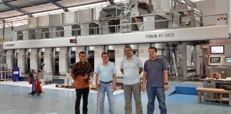 Sananprima team with its new Nova RS 5003 gravure printing press