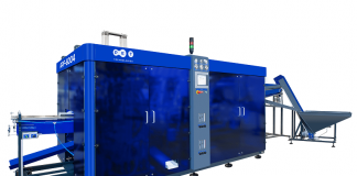 PET Technologies’ APF-6004 blow molding machine