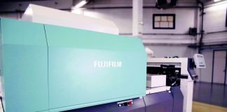 The Jet Press 720S features new generation Samba printheads with each B2 width print bar containing 17 individually replaceable modular printheads, each with 2,048 nozzles, ensuring the press can achieve native resolutions of 1,200 x 1,200 dpi