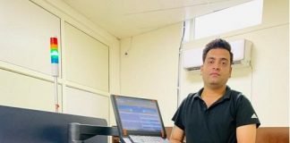 Gagan Goel, owner of Magnus Graphics with the KM AL230 press