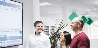 Syntegon offers support at all Service Agreement levels, from maintenance planning and spare parts management to operator training and digital plant optimization. Photo: Syntegon