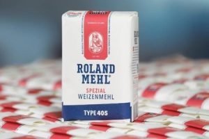 Keeping flour dust at bay with dust-tight packaging. 2 flour