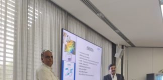 Ranesh Bajaj (left) with Manoj Kochar during the drupa event photo: PSA