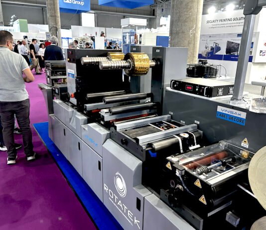 At Hall 4, Booth 4D22, Vinsak is showing its Label-Decore, an advanced modular label finishing machine designed for high-quality embellishments and flexible configurations. Attendees are witnessing live demonstrations of the Label-Decore in action, showcasing its capabilities in label converting, decoration, and premium finishing.