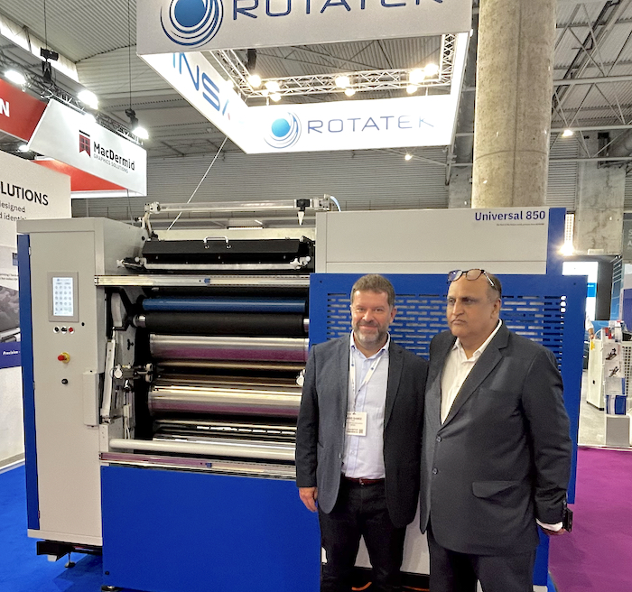 Mario Gámez and Ranesh Bajaj at the Label show in Europe with a single built-up unit of the Rotatek Universal 850 press. Photo PSA