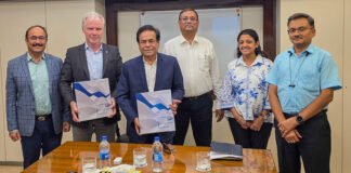 Brueckner and Dhunseri sign the contract for the world's fastest BOPET line Photo Brueckner