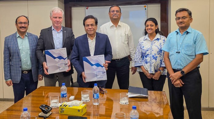 Brueckner and Dhunseri sign the contract for the world's fastest BOPET line Photo Brueckner