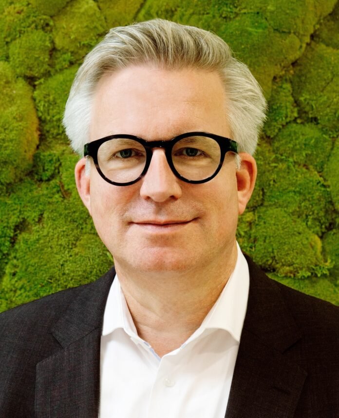 Portrait Dr. Jens Gr__Brückner Group Brückner