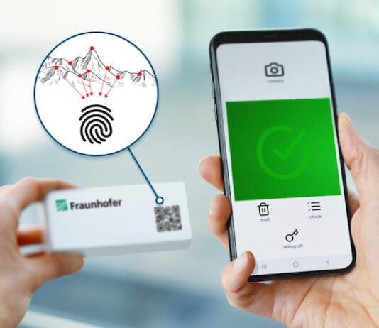 Digital product passport and brand protection combined in a single code: The SmartID identification system integrates the unique surface structure of packaging or a product into a counterfeit-proof QR code. Manufacturers, retailers, and consumers can use an app to read the QR code and surface features, thereby verifying the authenticity of a product or obtaining further information about it Image Fraunhofer IAP