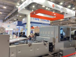 Hanglory came to the show with two running presses, the Nova1200 UV digital printing press and the HanMet UV coater Photo PSA