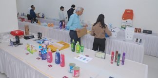 Jury of eminent packaging experts evaluate the 423 entries to the Indiastar 2026 Awards Photo IIP Mumbai