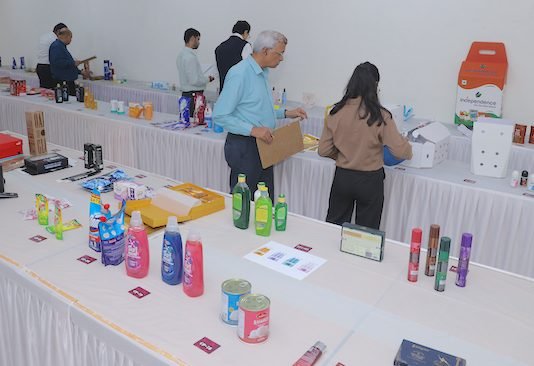 Jury of eminent packaging experts evaluate the 423 entries to the Indiastar 2026 Awards Photo IIP Mumbai