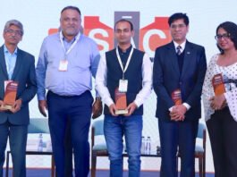 From L to R: Sudhir Joykar, Joint Director of IIP Mumbai, Sanjay Shah, President Flexible Packaging Industry & Traders Association, Sandip Kumar Ghosh Head of Packaging Development HealthKart, Bhushan Yengande Founder Binder Technology Consultancy and Aakriti Goswami Packaging Manager, Zomato, receiving their mementos at the end of the eCommerce and qCommerce panel discussion at the PSA Conference in Mumbai Photo PSA