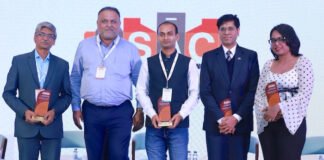 From L to R: Sudhir Joykar, Joint Director of IIP Mumbai, Sanjay Shah, President Flexible Packaging Industry & Traders Association, Sandip Kumar Ghosh Head of Packaging Development HealthKart, Bhushan Yengande Founder Binder Technology Consultancy and Aakriti Goswami Packaging Manager, Zomato, receiving their mementos at the end of the eCommerce and qCommerce panel discussion at the PSA Conference in Mumbai Photo PSA | PSAC