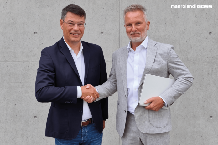 Dr.-Ing. Joachim Brenk, Chairman of the Possehl Group (right) and Franz Kriechbaum, CEO of the manroland Goss Group (left)